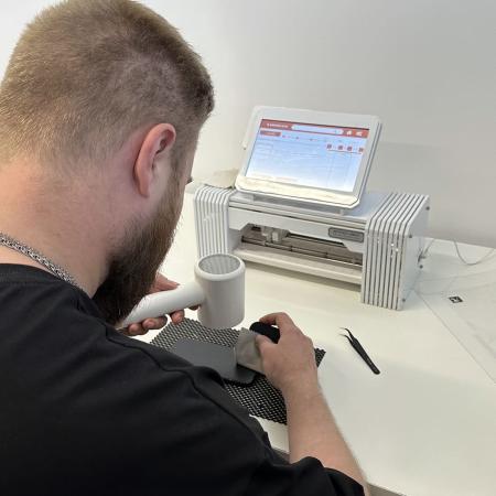 Защитная пленка задняя для смартфона Armorjack ПВХ паутина, черная Защитная пленка задняя для смартфона Armorjack ПВХ паутина, черная